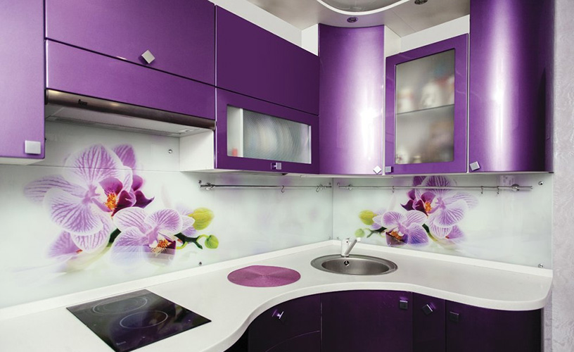 Дизайн кухни в фиолетовом цвете