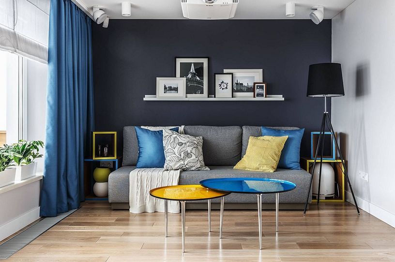 Серый диван в интерьере – фото, идеи оформления, особенности дизайна комнатс серым диваном